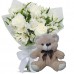 MB37-Mini Buquê com 6 Rosas Brancas e Astromélias Brancas+Urso com Laço 25cm