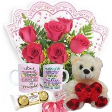 MB81-Mini buquê 6 Rosas Vermelhas+1Caneca Mulher+Chocolate 3un+Urso Coração Amor 15cm