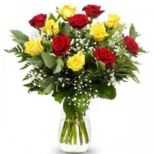 Arranjo no Vaso de P com 12 Rosas Amarelas e Vermelhas